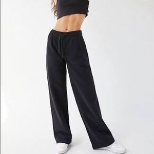 NWT TNA Extra Fleece Wide leg sweatpants